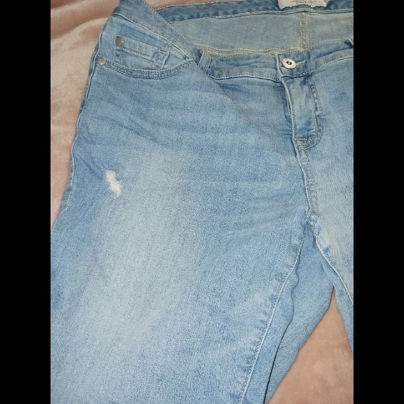 Torrid Plus SIze denim distressed bermuda shorts 14 - Picture 3 of 4